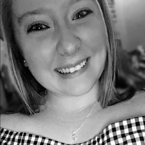 Meet your Posher, Courtney